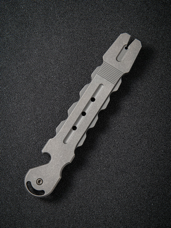 http://atlanticknife.com/cdn/shop/products/1_a2e2f663-eb89-4cdd-b9c4-be45c37b6399_1200x1200.jpg?v=1623611979